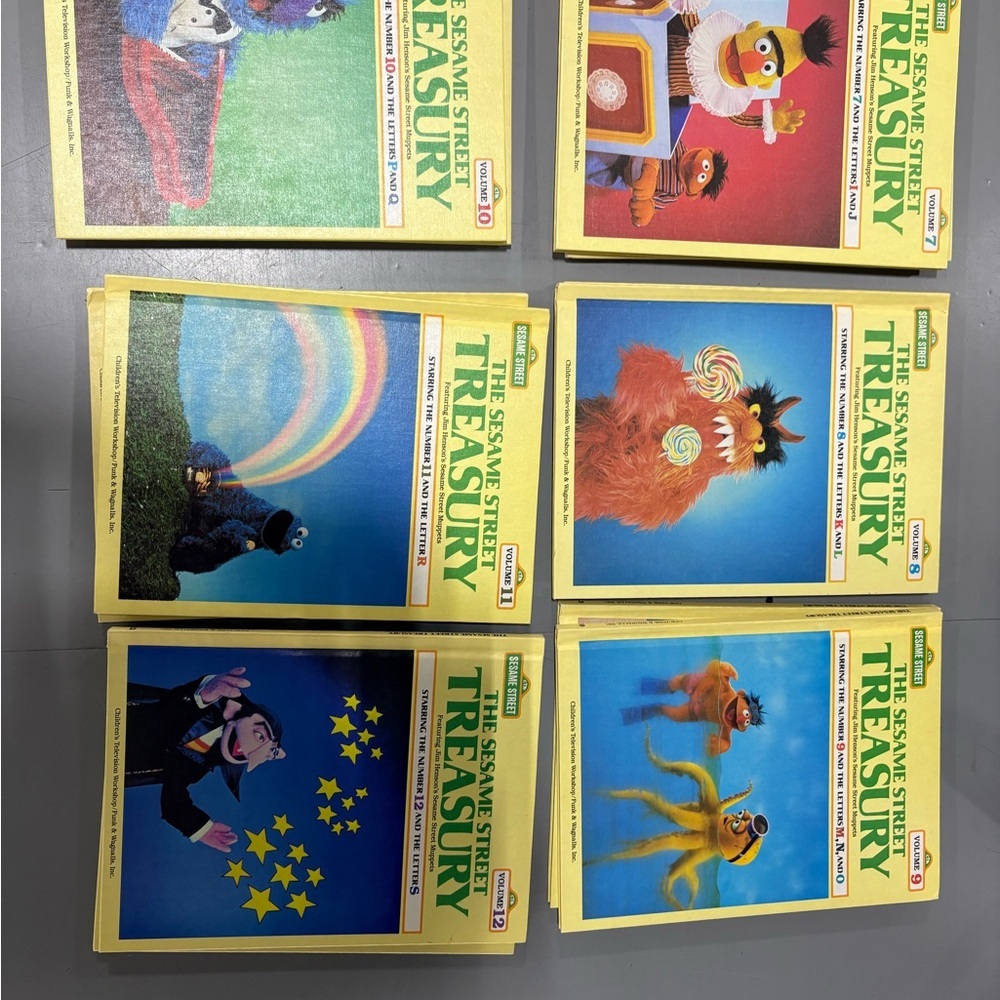 Sesame Street Treasury Book Set - Picture 2 of 3